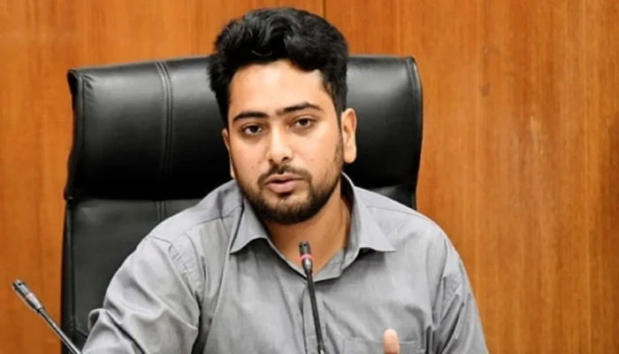 গণহত্যা সমর্থনকারী সাংবাদিকদের বিচার হবে : নাহিদ ইসলাম