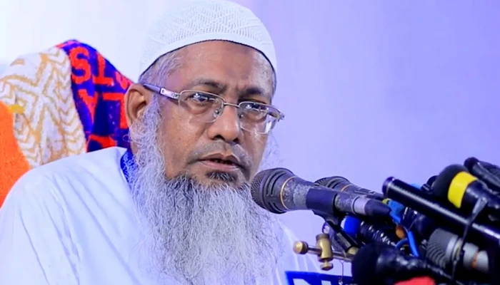 গঠনতান্ত্রিকভাবে হেফাজতের অরাজনৈতিক অবস্থানের ওপর যে অঙ্গীকার রয়েছে, সেটাকে সর্বাত্মকভাবে বজায় রাখতে হবে।