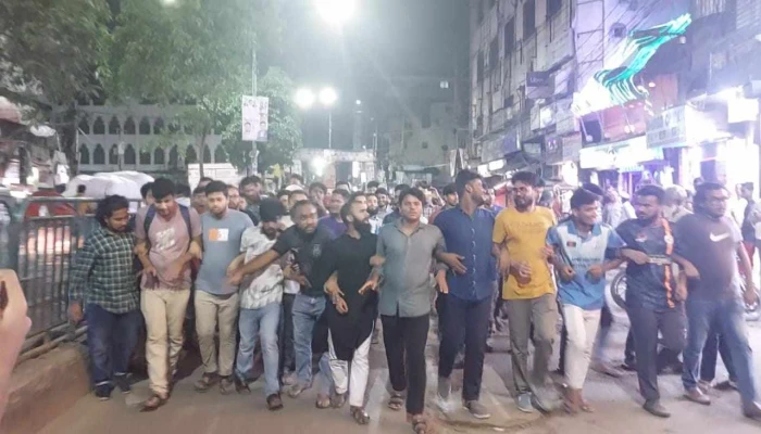 আওয়ামী লীগের ছাত্রসংগঠন বাংলাদেশ ছাত্রলীগকে নিষিদ্ধ ঘোষণা করেছে অন্তর্বর্তীকালীন সরকার।
