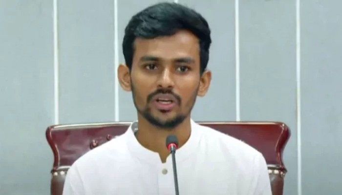 নিষিদ্ধ সংগঠনের সদস্যরা সরকারি চাকরি পাবে না, ফেসবুকে উপদেষ্টা আসিফ