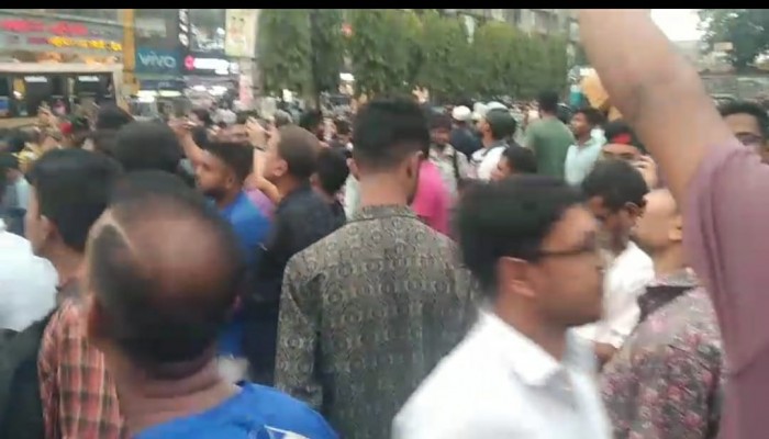 চট্টগ্রামে বৈষম্য বিরোধী ছাত্র আন্দোলনের গণজমায়েত  ও সমাবেশ অনুষ্ঠিত।