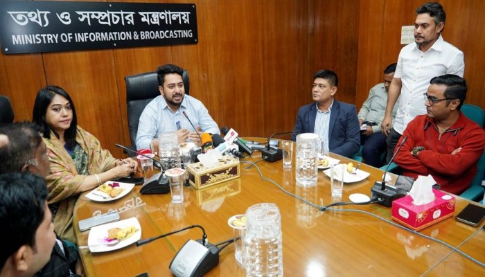 দেশের বিরুদ্ধে ষড়যন্ত্র প্রতিরোধে গণমাধ্যমকে দায়িত্বশীল ভূমিকা পালন করতে হবে : উপদেষ্টা নাহিদ ইসলাম