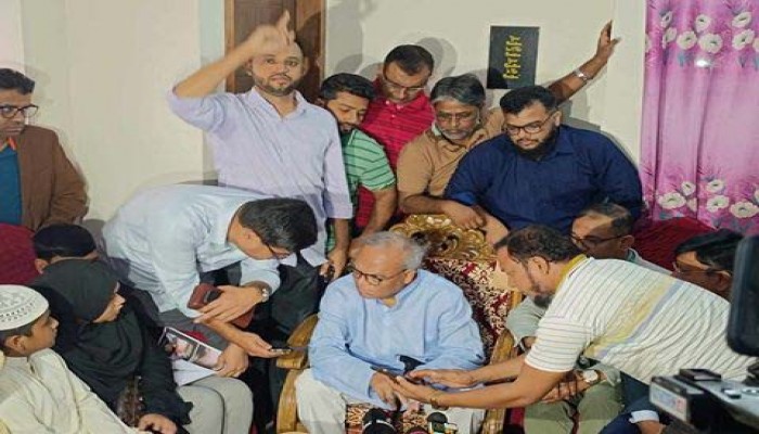 মিরপুরে শহীদ পরিবারের পাশে, তারেক রহমান
