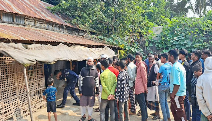 ​নেত্রকোনায় বসতঘর থেকে কৃষকের গলাকাটা মরদেহ উদ্ধার