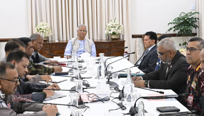 ​যেকোনো মূল্যে আইনশৃঙ্খলা স্বাভাবিক রাখতে হবে: প্রধান উপদেষ্টা