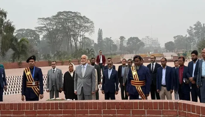 স্মৃতিসৌধে শ্রদ্ধা জানালেন নবনিযুক্ত প্রধান বিচারপতি