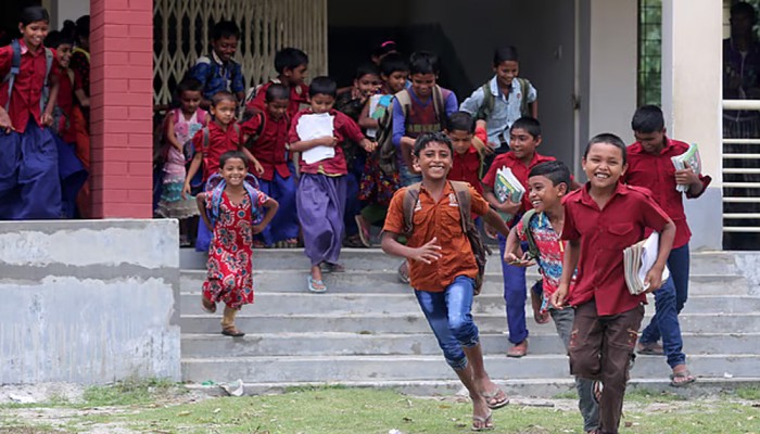 ​স্কুলের ছুটি কমল ১২ দিন