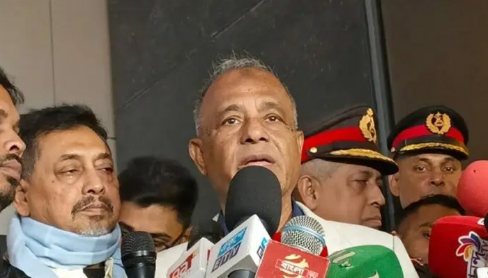 নির্বাচনকে টার্গেট করে অবৈধ অস্ত্র ঢুকছে: স্বরাষ্ট্র উপদেষ্টা
