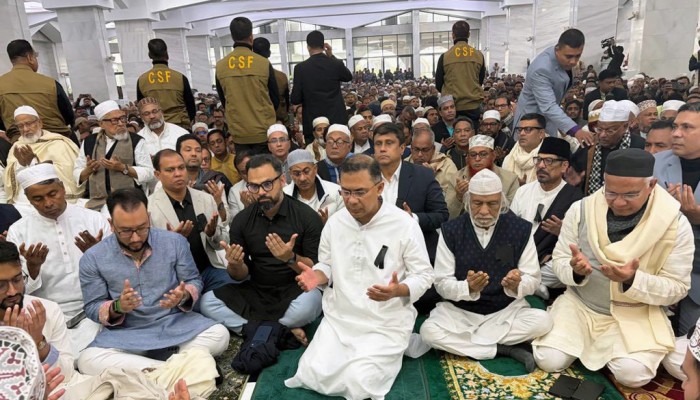 আজাদ মসজিদে বিএনপির উদ্যোগে দোয়া ও মিলাদ মাহফিল