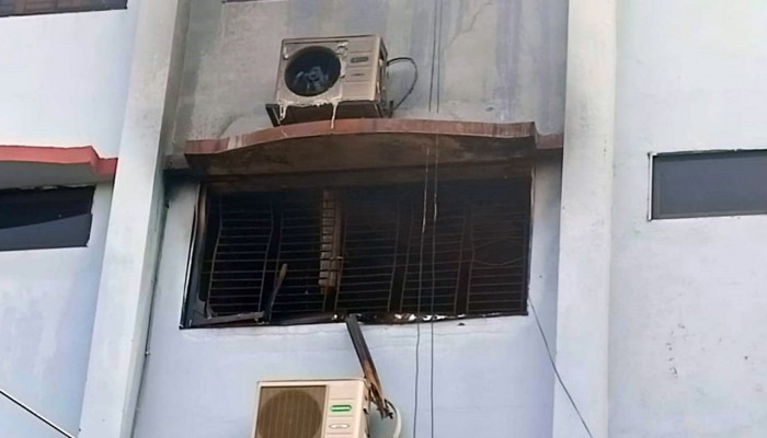 খুলনায় সিআইডির অফিসে আগুন