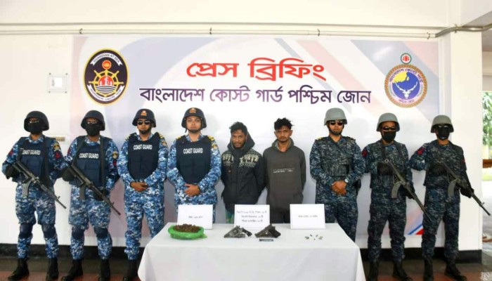 খুলনায় বিদেশি অস্ত্র, মাদকসহ দুই সন্ত্রাসী আটক