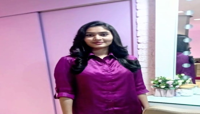 উর্মিলার ম্যানেজার জান্নাতুল ইভা: পার্লার ঘিরে একাধিক অভিযোগ