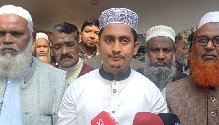 তারেক রহমান কার্ড দেখিয়ে ভোট চাইছেন, যা আচরণবিধি লঙ্ঘন : সারজিস আলম