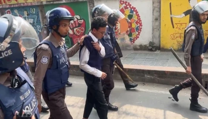 আবারও ঢাকা কলেজে ও আইডিয়াল কলেজের শিক্ষার্থীর সংঘর্ষ