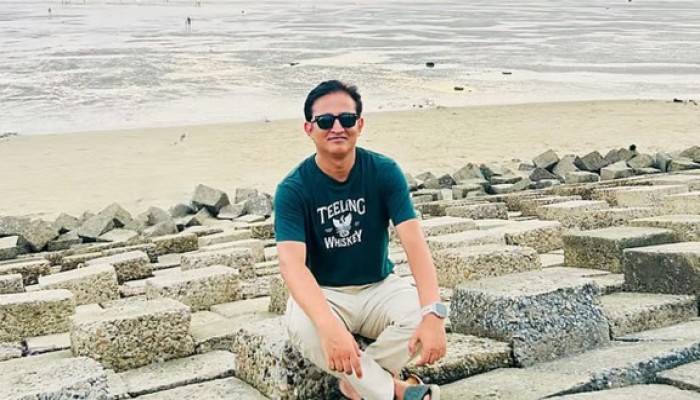 ​ফুটপাতে দাঁড়িয়ে করছিলেন গল্প, ভবন থেকে পড়া রড মাথায় ঢুকে প্রাণ গেল আশফাকের