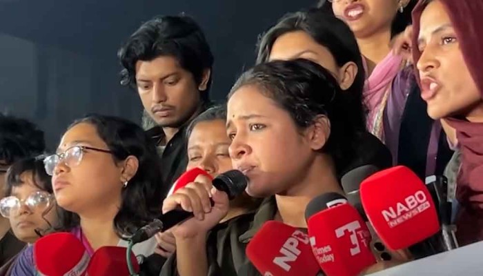 ​নারীকে নিয়ে অশালীন মন্তব্য : জামায়াত নেতার জিহ্বা ছিঁড়ে ফেলার হুঁশিয়ারি
