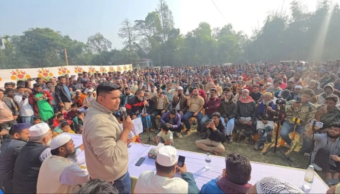 ​নেতার পাঞ্জাবি ছিঁড়ে কর্মীদের বেঁধে রাখবেন : হাসনাত আব্দুল্লাহ