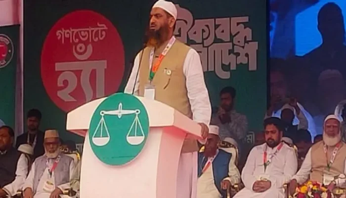 ​কোনো মুনাফিক গোষ্ঠী বাংলাদেশ শাসন করতে পারবে না: মামুনুল হক