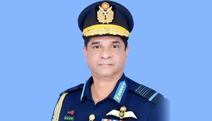 ইউনিফর্মে থাকাকালীন কোনো পক্ষপাতিত্ব করা যাবে না