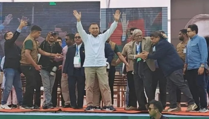 শুধু জনপ্রতিনিধি নয়, এই নির্বাচন দেশ পুনর্গঠনের ঠাকুরগাঁয়েঃ তারেক রহমান