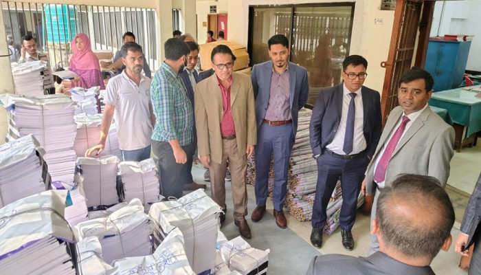 জেলায় জেলায় যাচ্ছে নির্বাচনী সরঞ্জাম
