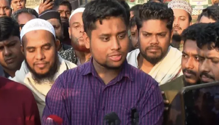 যারা চাকরি করতে দেবিদ্বারে আসবেন তারা যেন ঘুষ ও অনিয়মের চিন্তা বাদ দেন: হাসনাত
