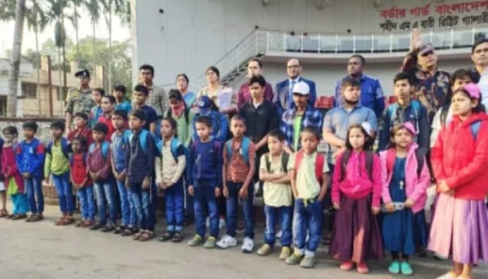 ভারতের ৩ থেকে ৭ বছর আশ্রিত থাকার পর বিশেষ ট্রাভেল পারমিটের মাধ্যমে দেশে ফিরল বাংলাদেশি ২৮ শিশু।