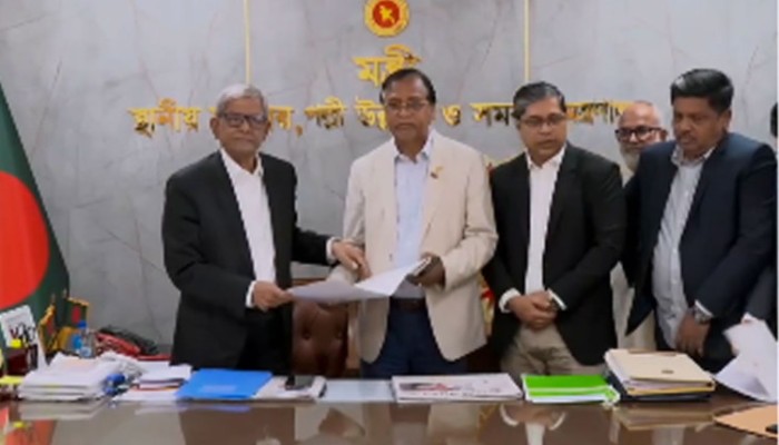 ​মেয়াদ অনুযায়ী ধাপে ধাপে সিটি করপোরেশন নির্বাচন হবে : মির্জা ফখরুল