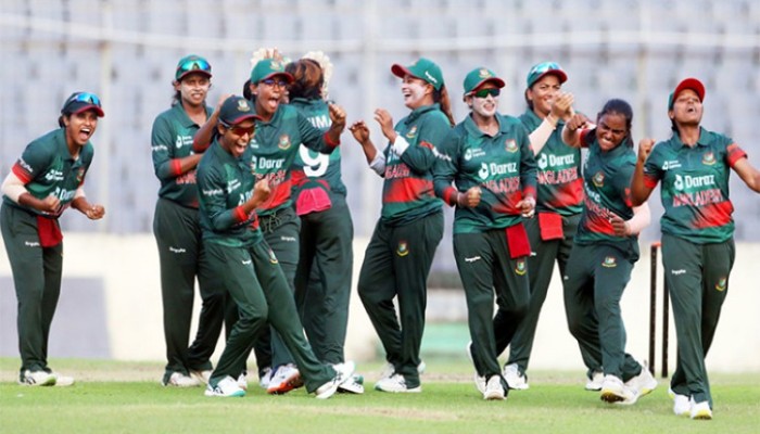 পাকিস্তানকে হারিয়ে ফাইনালে বাংলাদেশ