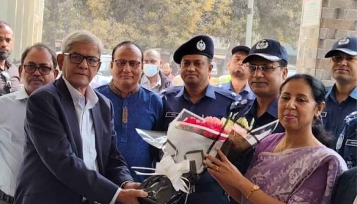 ঠাকুরগাঁওয়ে সরকারি দপ্তরের কর্মকর্তাদের সঙ্গে মির্জা ফখরুলের মতবিনিময় সভা