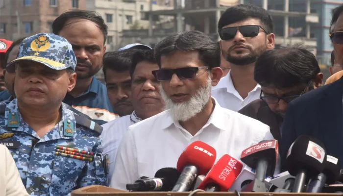 ​খাল দখলদারদের কোনো রাজনৈতিক পরিচয়ে দেখা হবে না : সড়ক প্রতিমন্ত্রী