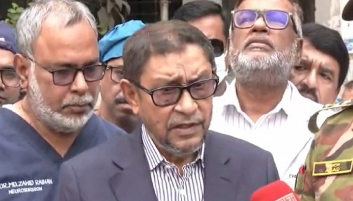 ​হঠাৎ ঢামেক হাসপাতাল পরিদর্শনে স্বাস্থ্যমন্ত্রী, দিলেন কড়া হুঁশিয়ারি