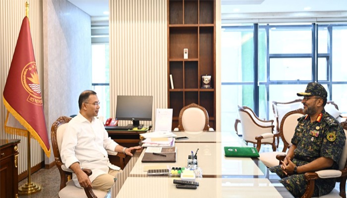 ​প্রধানমন্ত্রীর সঙ্গে আনসার ও ভিডিপির মহাপরিচালকের সাক্ষাৎ