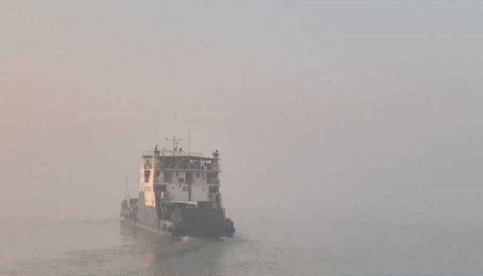 ​২ ঘণ্টা পর দৌলতদিয়া–পাটুরিয়া রুটে ফেরি চলাচল শুরু