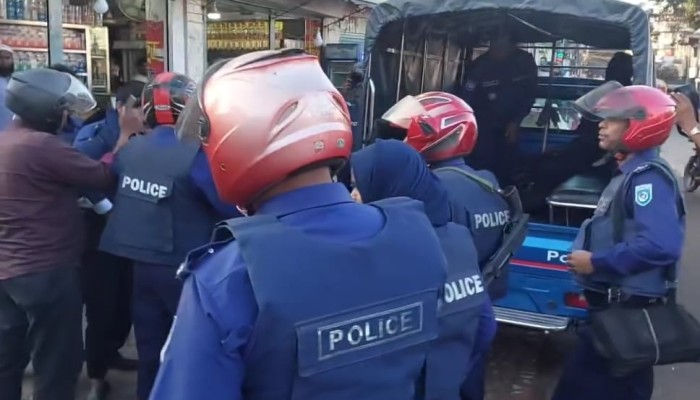 গড়েয়ায় ট্যাপেন্টাডল ট্যাবলেটসহ দুই যুবক গ্রেপ্তার