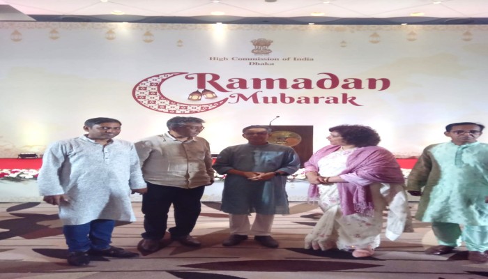 ভারতীয় হাইকমিশন আয়োজিত ইফতার অনুষ্ঠানে মুক্তিজোটের সংগঠন প্রধান আবু লায়েস মুন্না ও সাধারণ সম্পাদক মোঃ শাহজামাল আমিরুল অংশগ্রহণ করেন ।