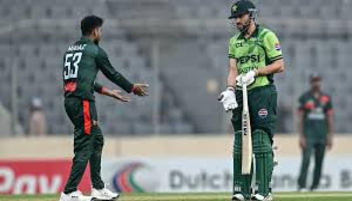 ​বৃষ্টির জন্য খেলা বন্ধ, এর আগেই আসল কাজ সেরে নিল পাকিস্তান