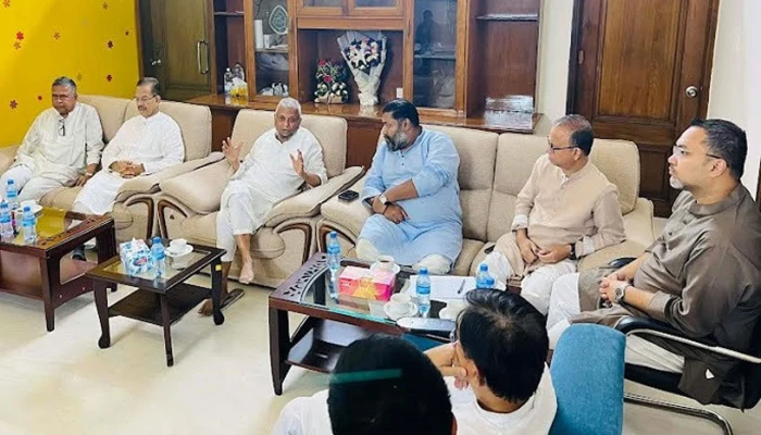 ​শ্রমিকদের বেতন-বোনাস ঈদের ছুটির আগেই পরিশোধের নির্দেশ শ্রমমন্ত্রীর