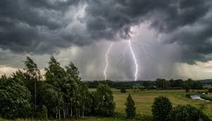 আগামী ৫ দিন বিভিন্ন জেলায় দমকা হাওয়া ও বজ্রবৃষ্টির পূর্বাভাস