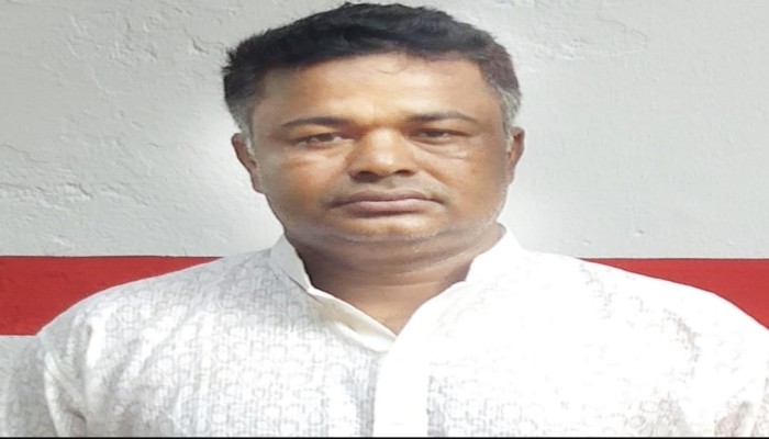ঝিকরগাছা শংকরপুরে সাবেক ছাত্র  নেতা ফারুক হোসেনের পক্ষ থেকে ঈদ সামগ্রী বিতরণ।