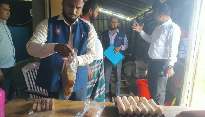 ধুনটে নোংরা পরিবেশে কেক তৈরির দায়ে কেক কারখানাকে জরিমানা, ২০০ ডিম বিনষ্ট