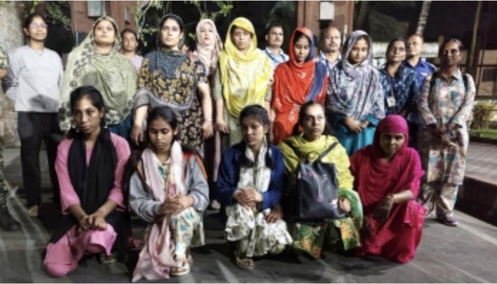 ভারত থেকে ট্রাভেল পারমিট ও এক্সিট পারমিটের মাধ্যমে দেশে ফিরেছেন ১০ বাংলাদেশি নাগরিক।